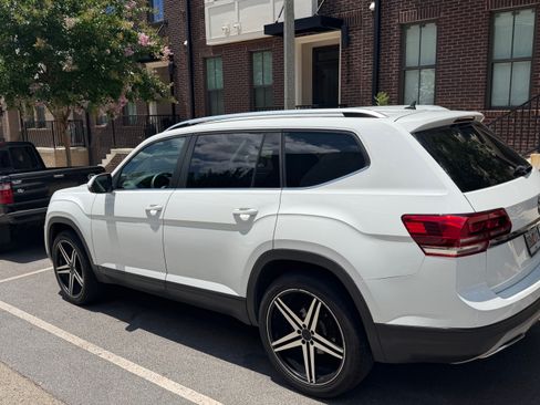 Used 2019 Volkswagen Atlas S FWD image 9