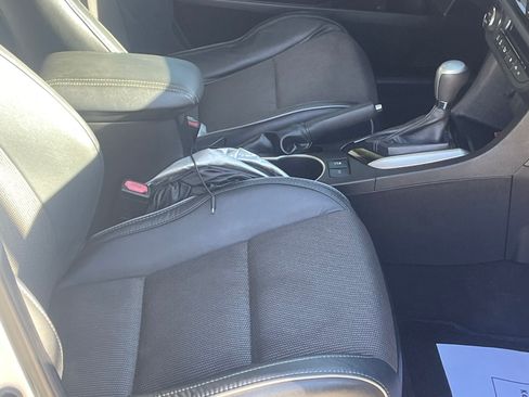 Used 2015 Toyota Corolla S image 13