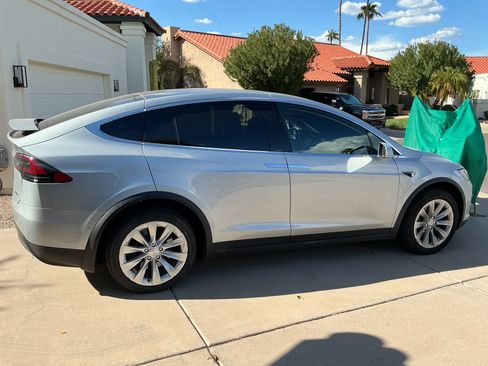 Used 2018 Tesla Model X 100D AWD/4WD image 6