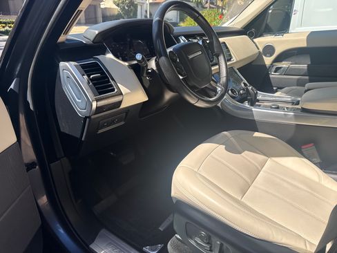 Used 2018 Land Rover Range Rover Sport HSE AWD/4WD image 10