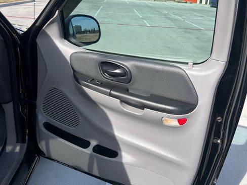 Used 2001 Ford F150 Lightning image 13