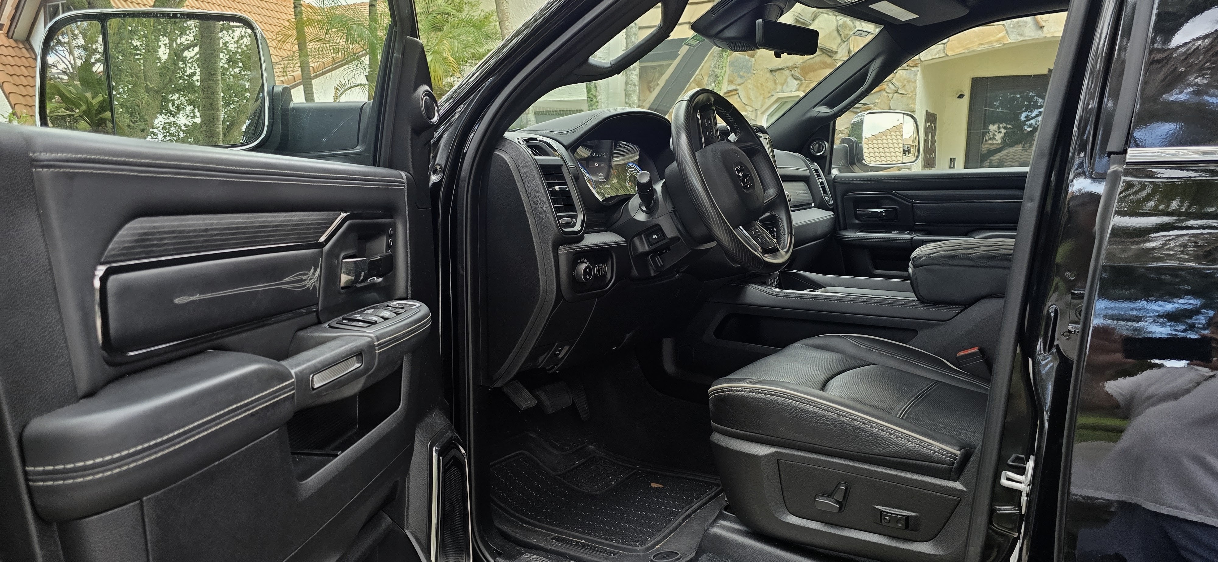 Used 2022 RAM 3500 Limited AWD/4WD image 10