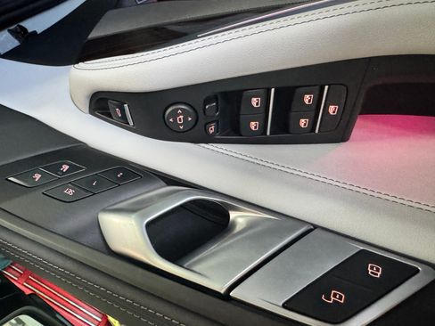 Used 2025 BMW X5 xDrive50e w/ Executive Package image 17