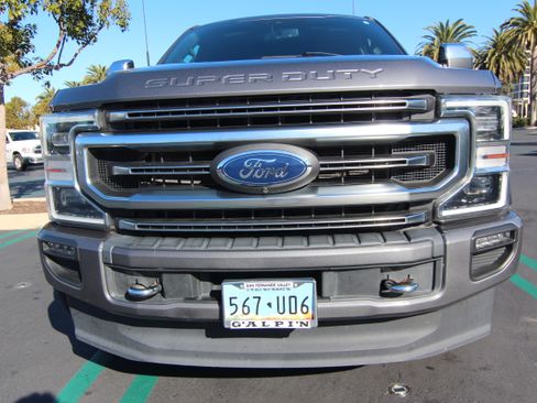 Used 2022 Ford F350 Platinum w/ FX4 Off-Road Package image 6