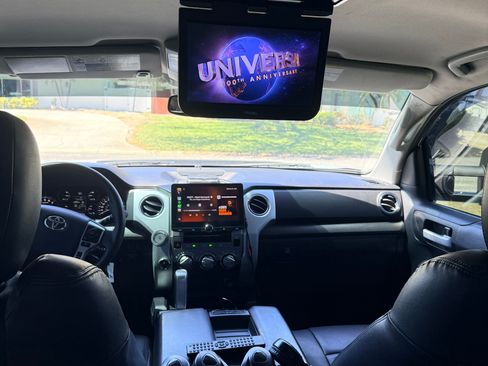 Used 2018 Toyota Tundra SR5 w/ SR5 Upgrade Package image 22