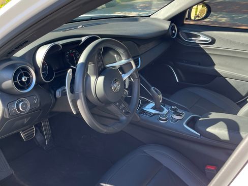 Used 2023 Alfa Romeo Giulia Sprint image 6