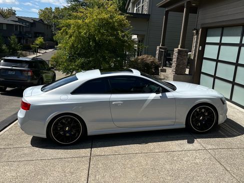 Used 2013 Audi RS 5 Coupe w/ Audi MMI Navigation Plus Pkg AWD/4WD image 11