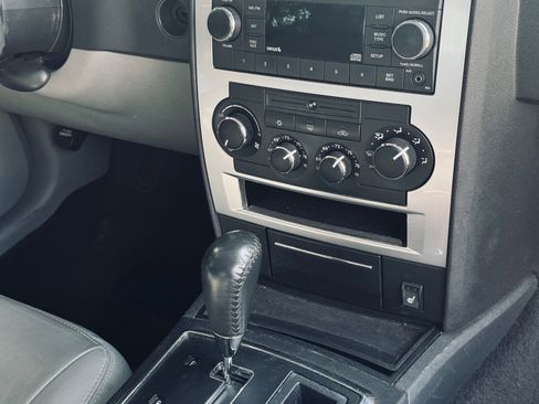 Used 2009 Dodge Charger SXT image 11