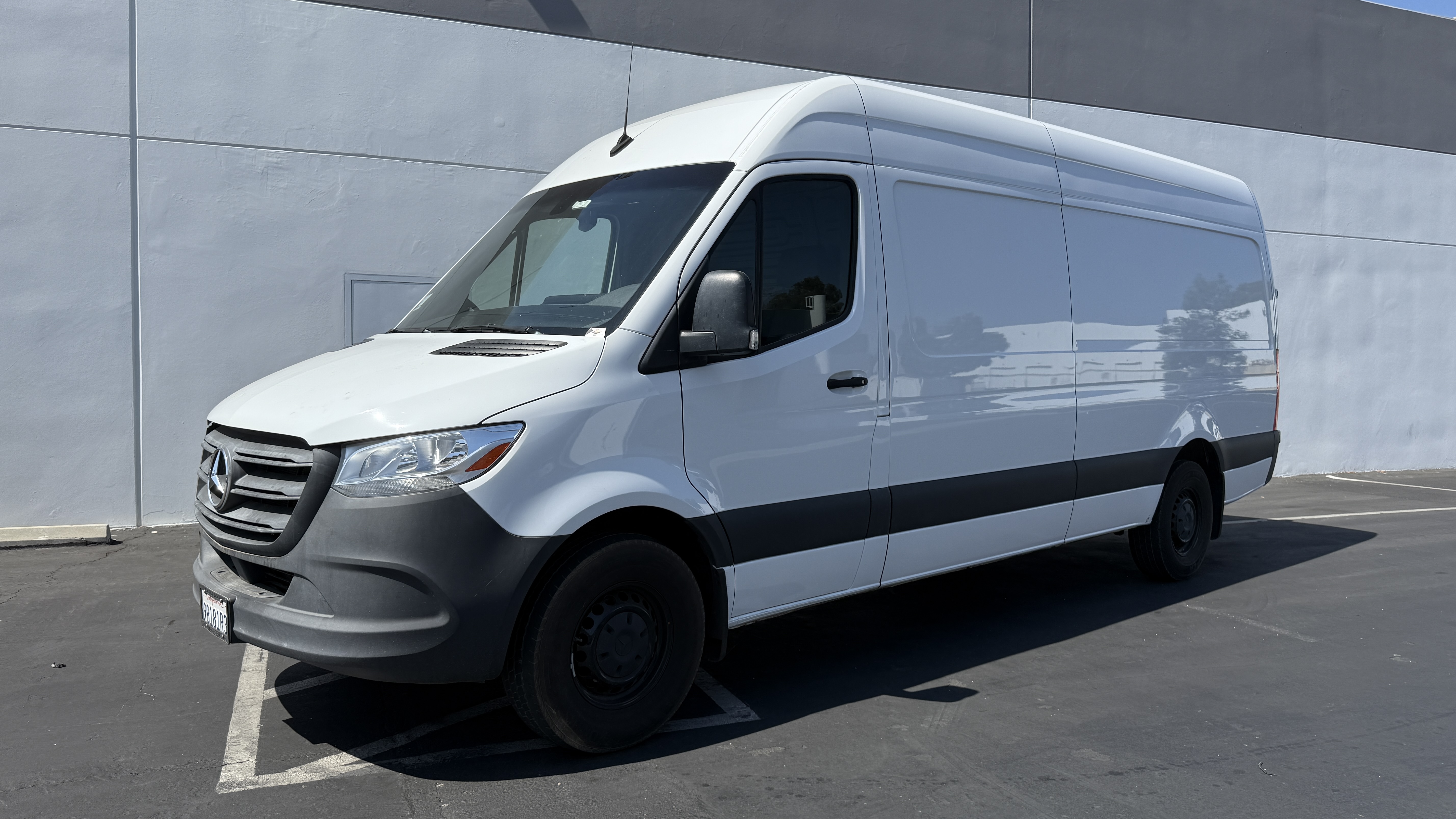Used 2023 Mercedes-Benz Sprinter 2500 image 1