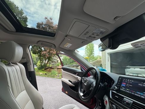 Used 2022 Honda Accord EX-L image 11