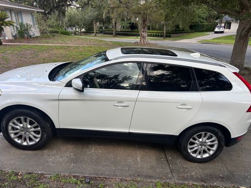 Used 2010 Volvo XC60 T6 R-Design AWD/4WD image 19