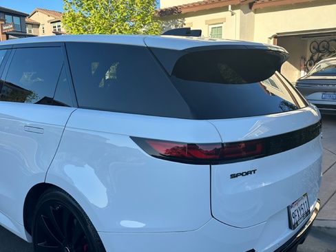 Used 2023 Land Rover Range Rover Sport SE Dynamic image 10