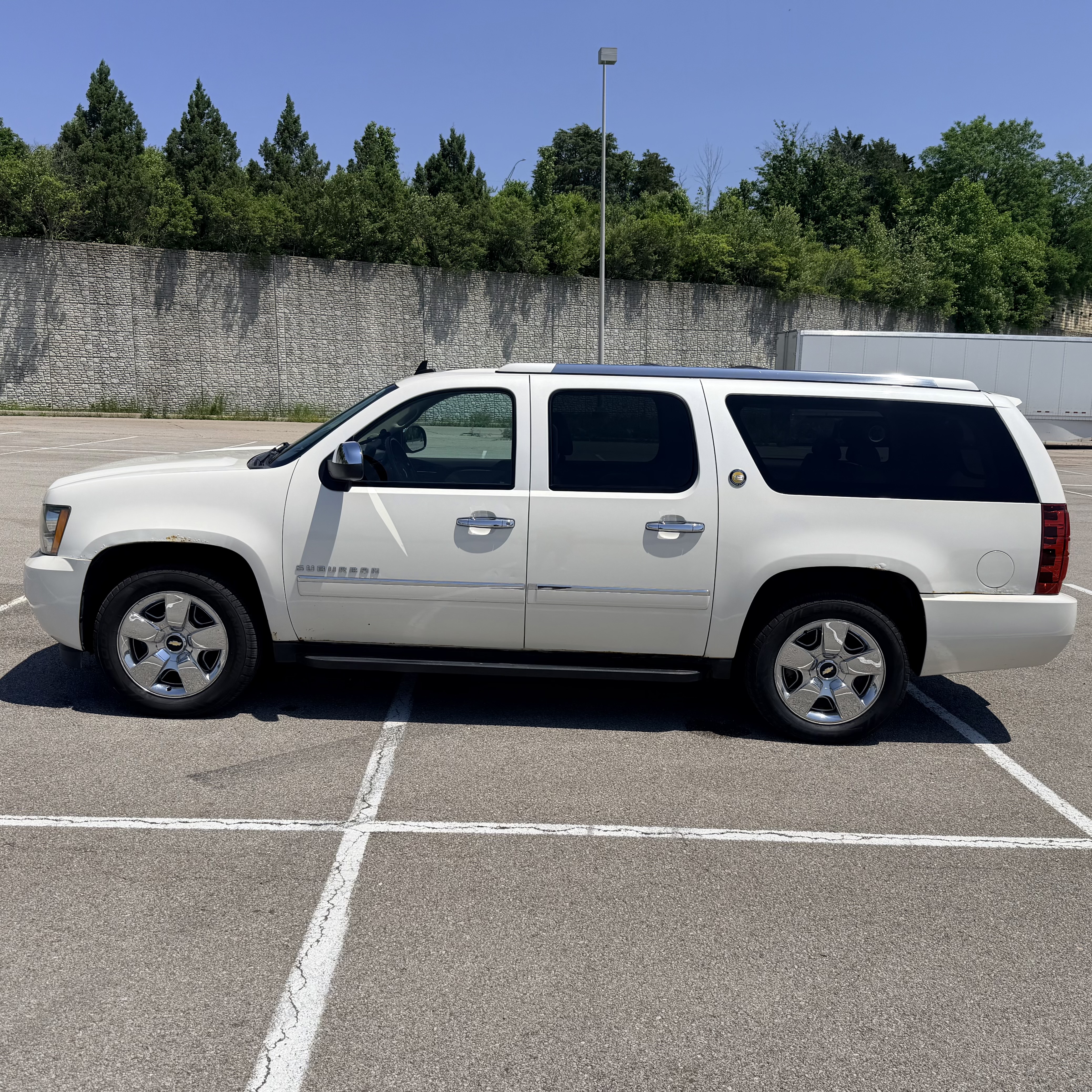 Used 2010 Chevrolet Suburban LTZ AWD/4WD image 2