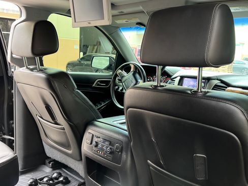 Used 2016 GMC Yukon Denali image 10