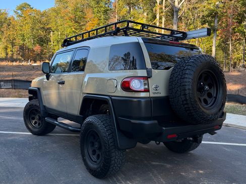 Used 2013 Toyota FJ Cruiser 4WD image 5