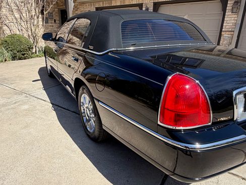 Used 2008 Lincoln Town Car Signature Limited image 5