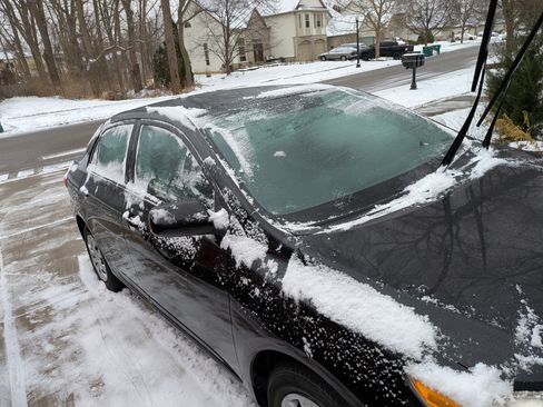 Used 2011 Toyota Corolla image 2