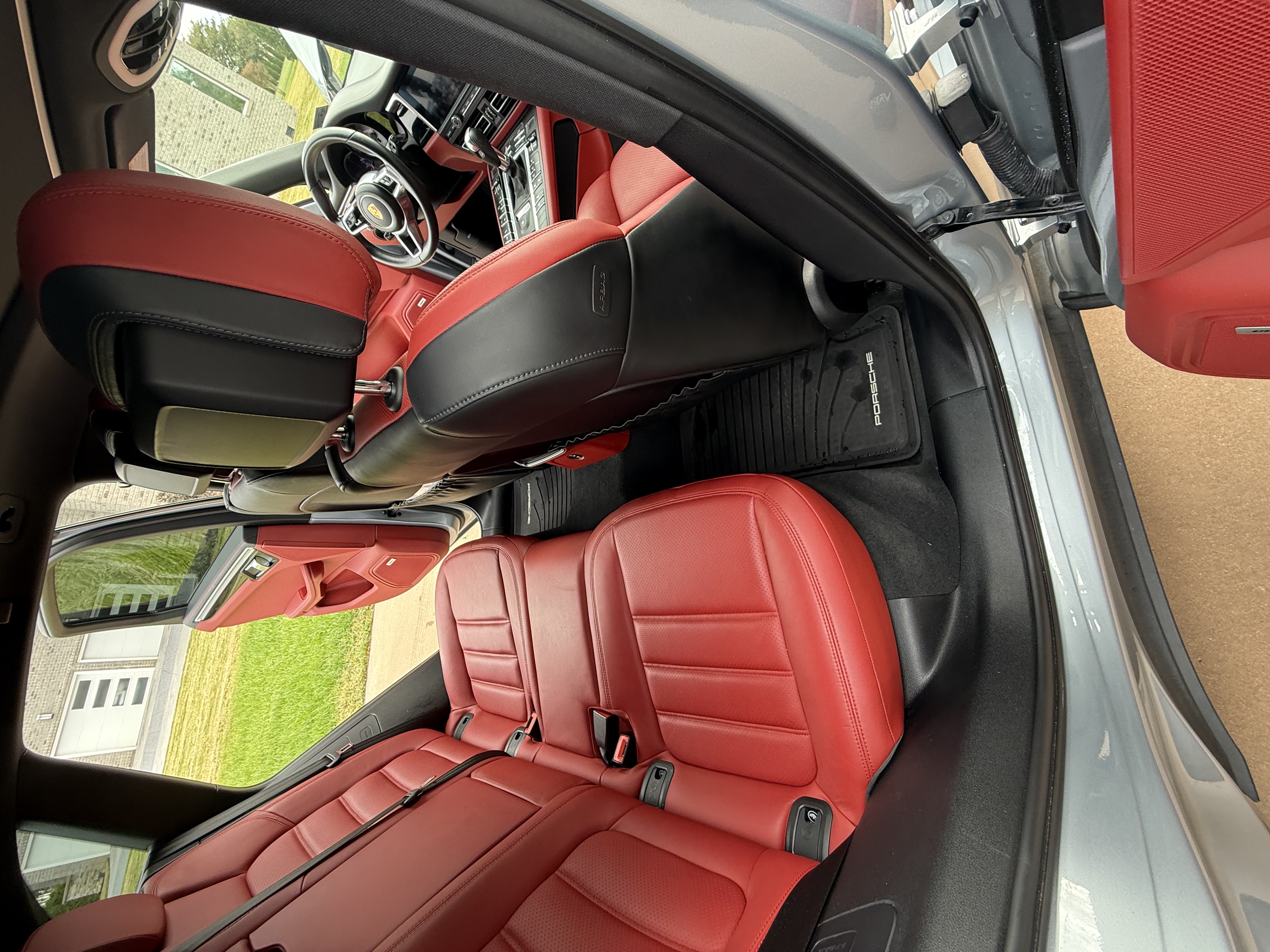 Used 2021 Porsche Macan S AWD/4WD image 17