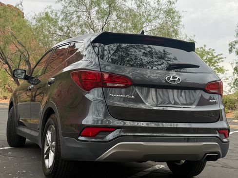 Used 2017 Hyundai Santa Fe Sport FWD image 4