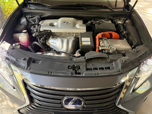 Used 2017 Lexus ES 300h image 12