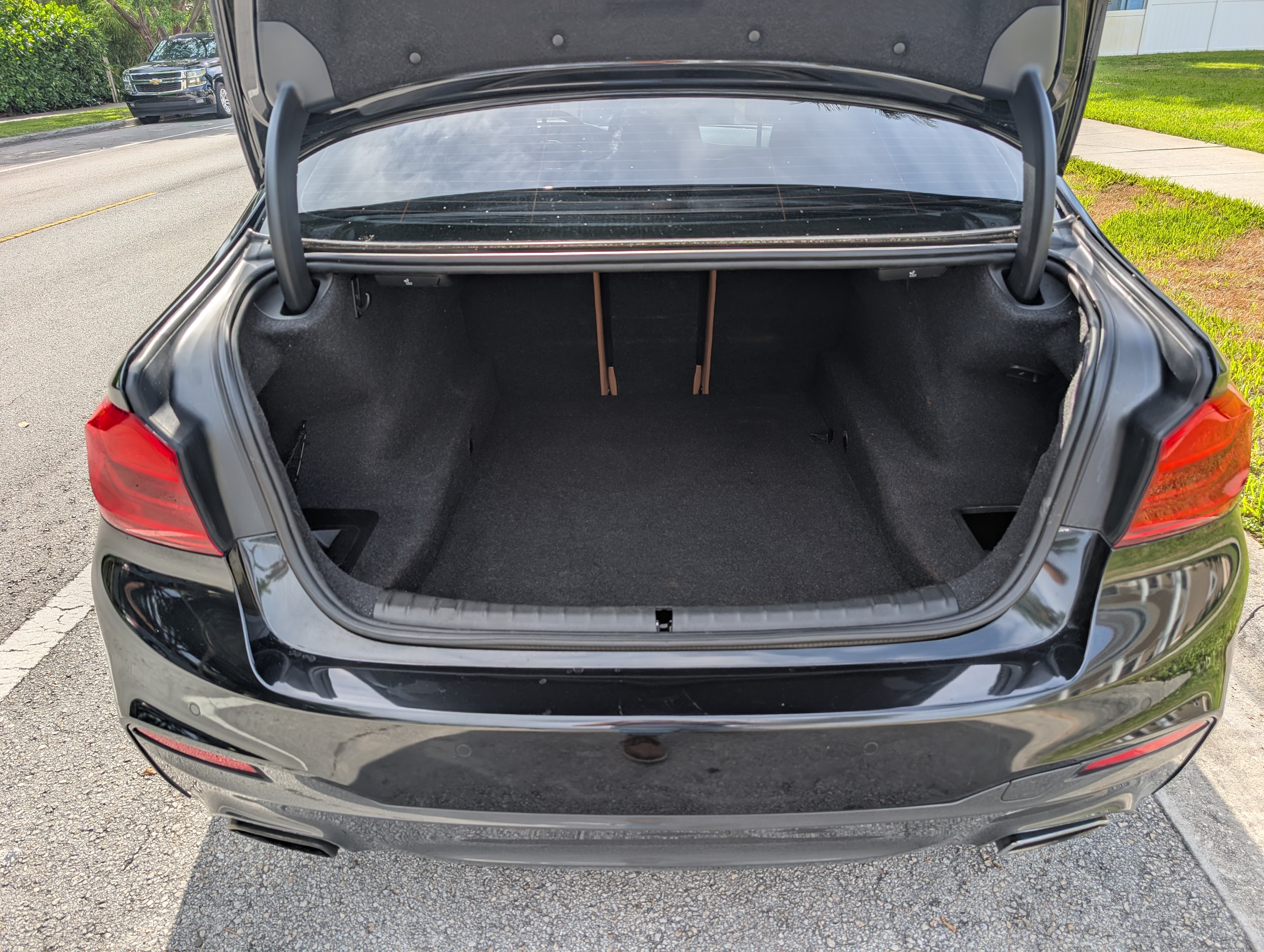 Used 2019 BMW 540i w/ M Sport Package RWD image 8