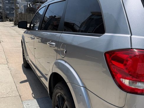 Used 2019 Dodge Journey SE FWD image 14