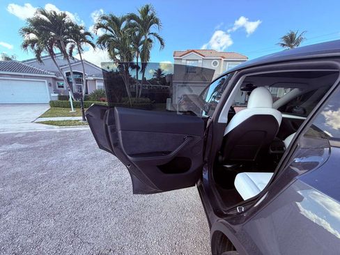 Used 2023 Tesla Model Y Long Range image 19