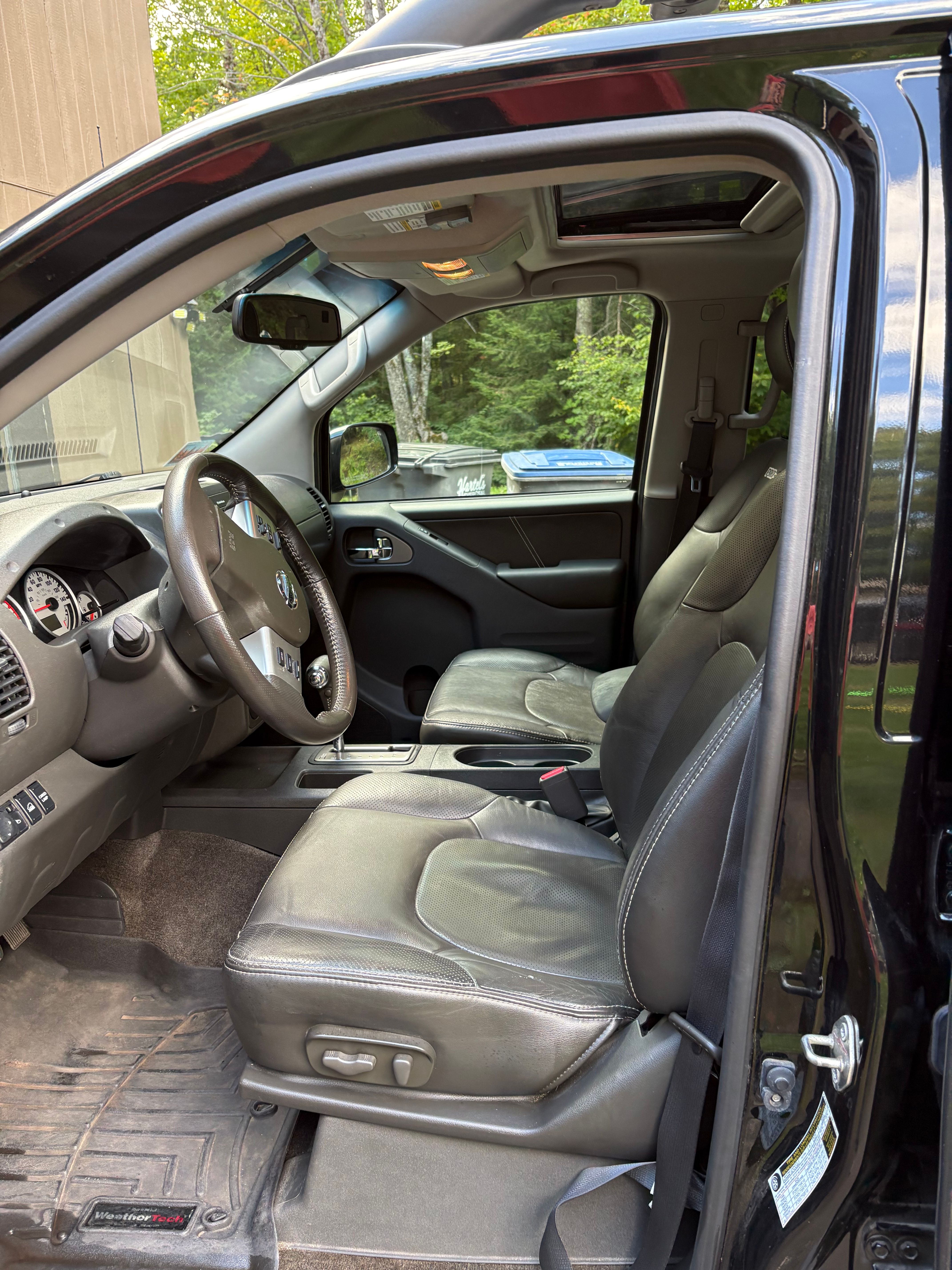 Used 2017 Nissan Frontier PRO-4X w/ Pro-4x Luxury Package AWD/4WD image 5