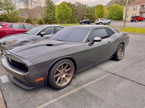 Used 2014 Dodge Challenger R/T Plus image 8