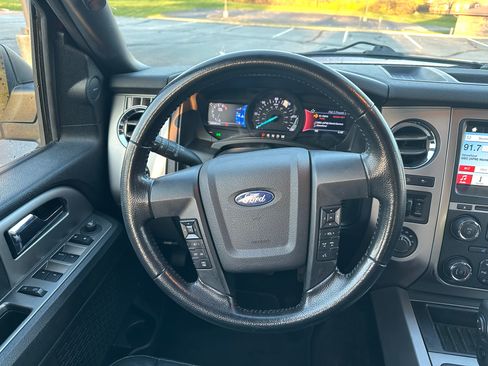 Used 2017 Ford Expedition XLT w/ Equipment Group 202A image 6