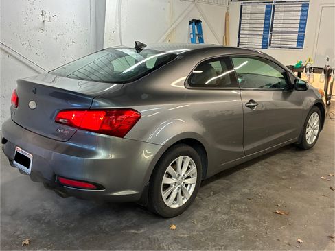 Used 2014 Kia Forte Koup EX w/ EX Premium Package image 2