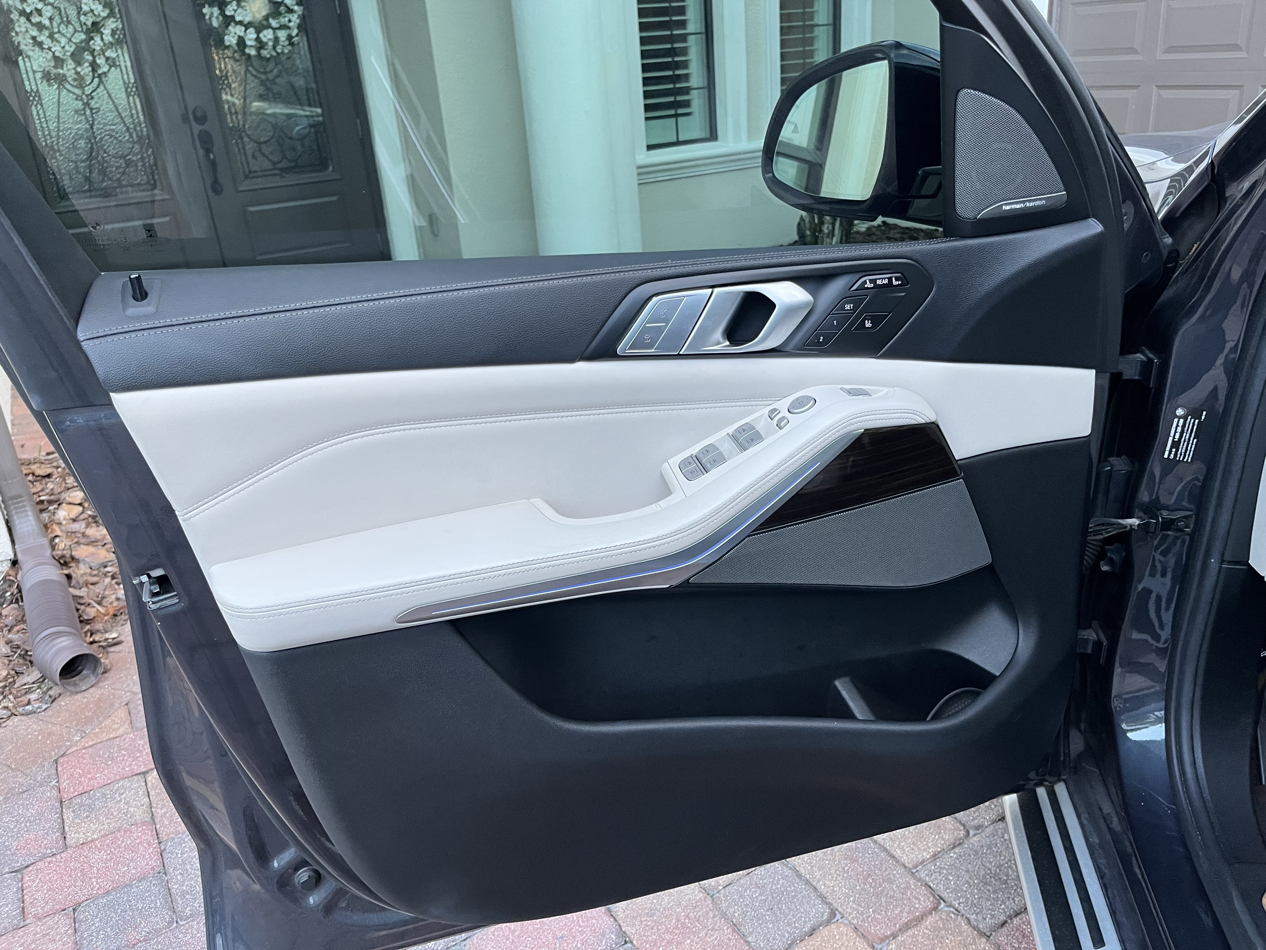 Used 2019 BMW X7 xDrive40i w/ Premium Package AWD/4WD image 13