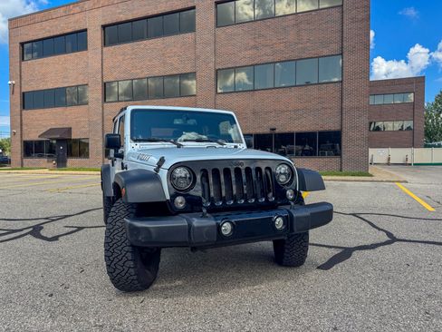 Used 2017 Jeep Wrangler Unlimited Sport AWD/4WD image 2