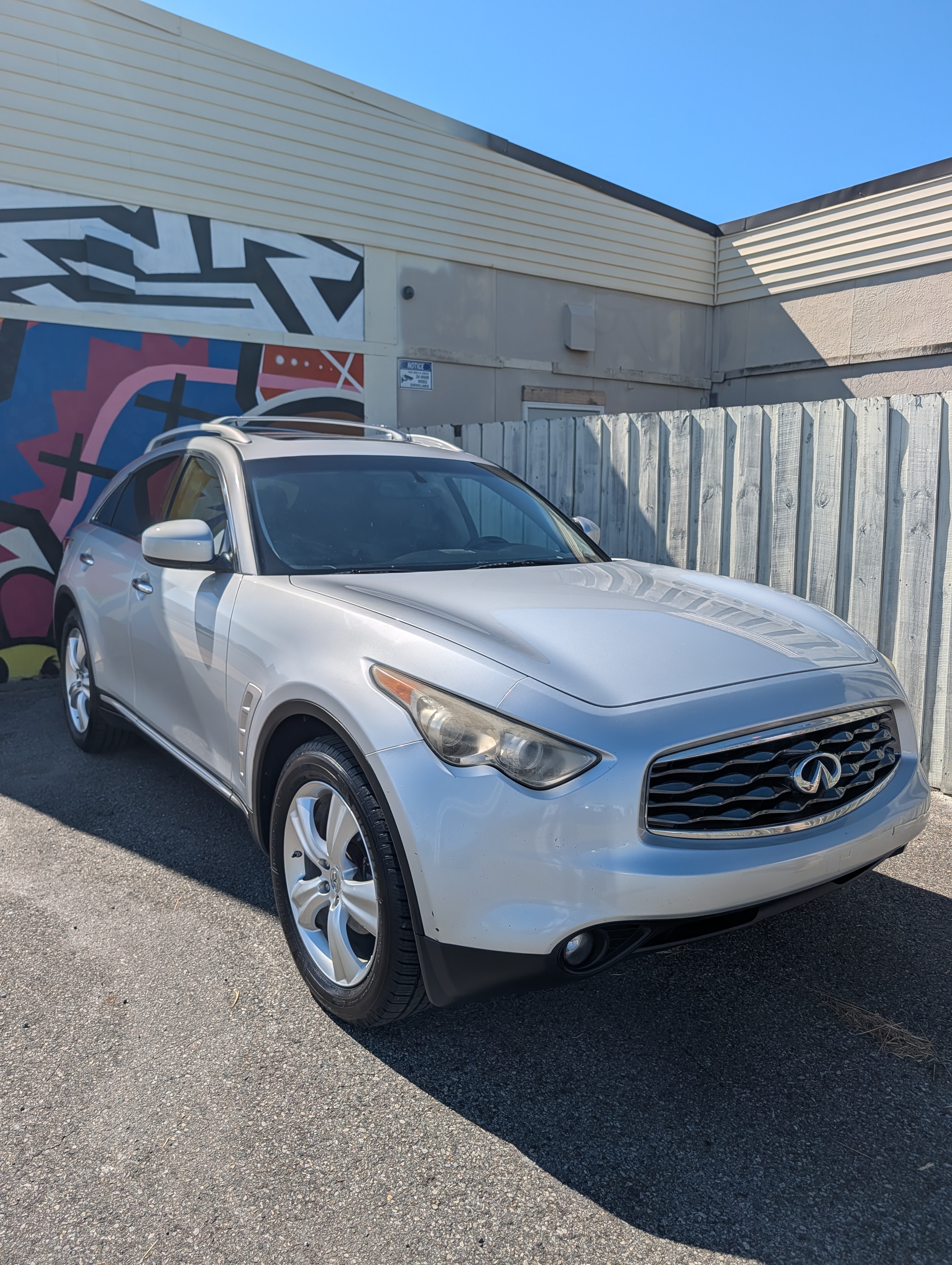 Used 2010 INFINITI FX35 2WD w/ Deluxe Touring Pkg image 2