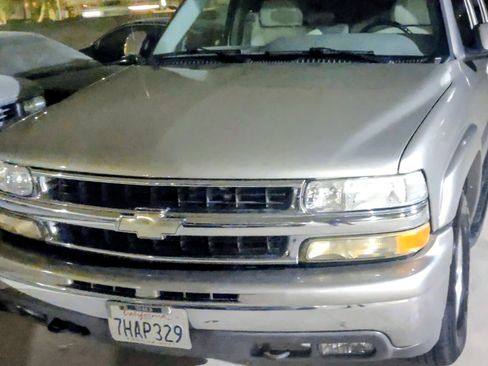Used 2001 Chevrolet Suburban LT w/ LT Preferred Equipment Group image 7