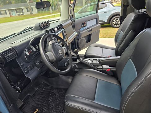 Used 2007 Toyota FJ Cruiser 2WD image 5