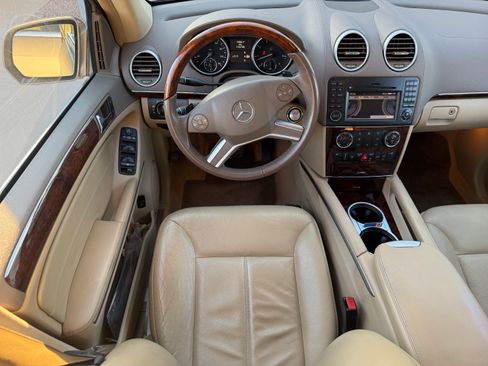 Used 2009 Mercedes-Benz GL 550 4MATIC image 6