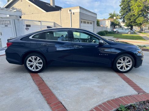Used 2018 Chevrolet Malibu Premier w/ Driver Confidence Package image 8