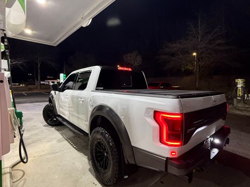 Used 2020 Ford F150 Raptor w/ Equipment Group 802A Luxury image 17