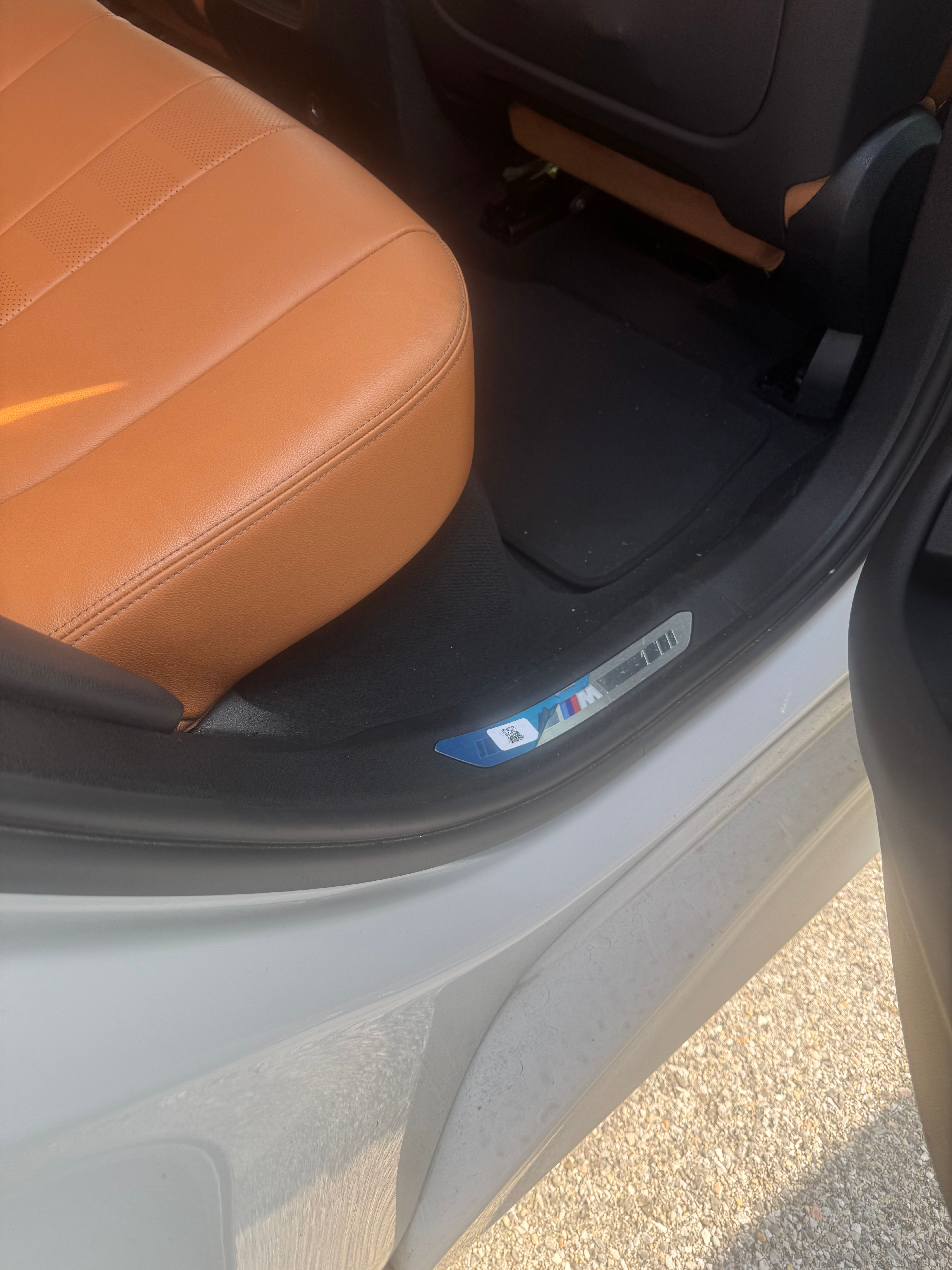 Used 2022 BMW X6 xDrive40i w/ M Sport Package AWD/4WD image 4