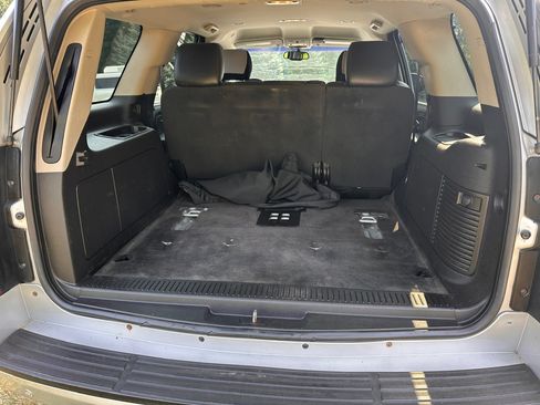 Used 2011 Chevrolet Tahoe LT w/ Luxury Package image 17