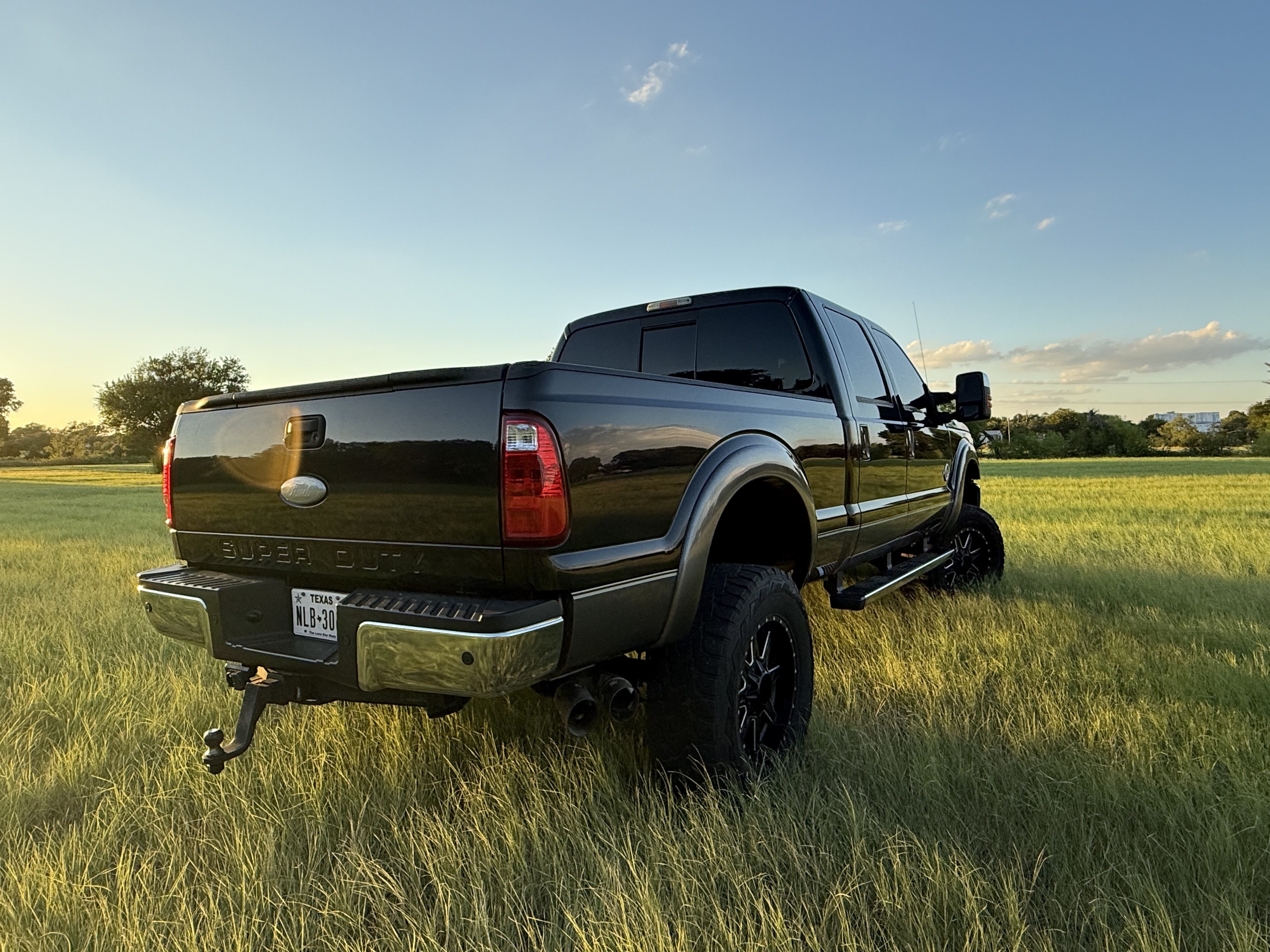 Used 2012 Ford F250 Lariat w/ Lariat Ultimate Pkg AWD/4WD image 5