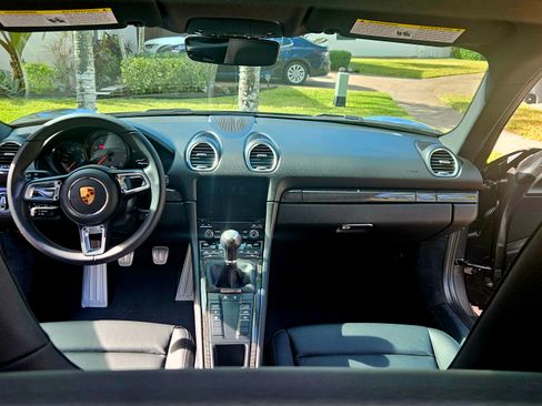 Used 2023 Porsche 718 Cayman S image 24