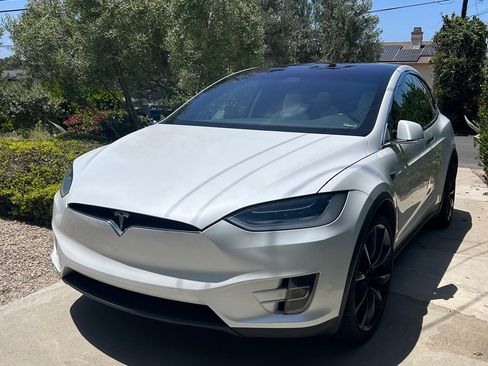 Used 2019 Tesla Model X 100D AWD/4WD image 4
