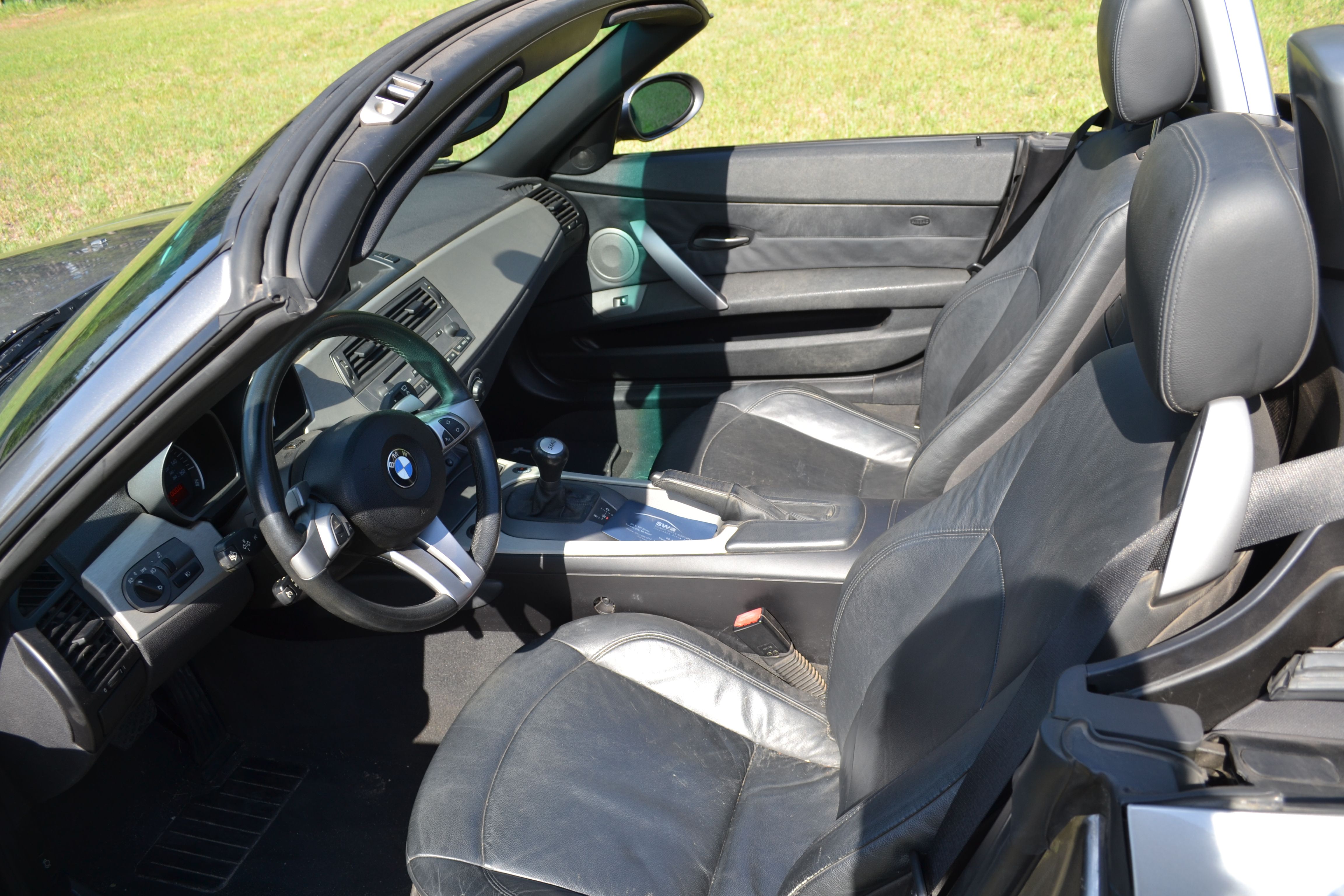 Used 2004 BMW Z4 3.0i RWD image 6