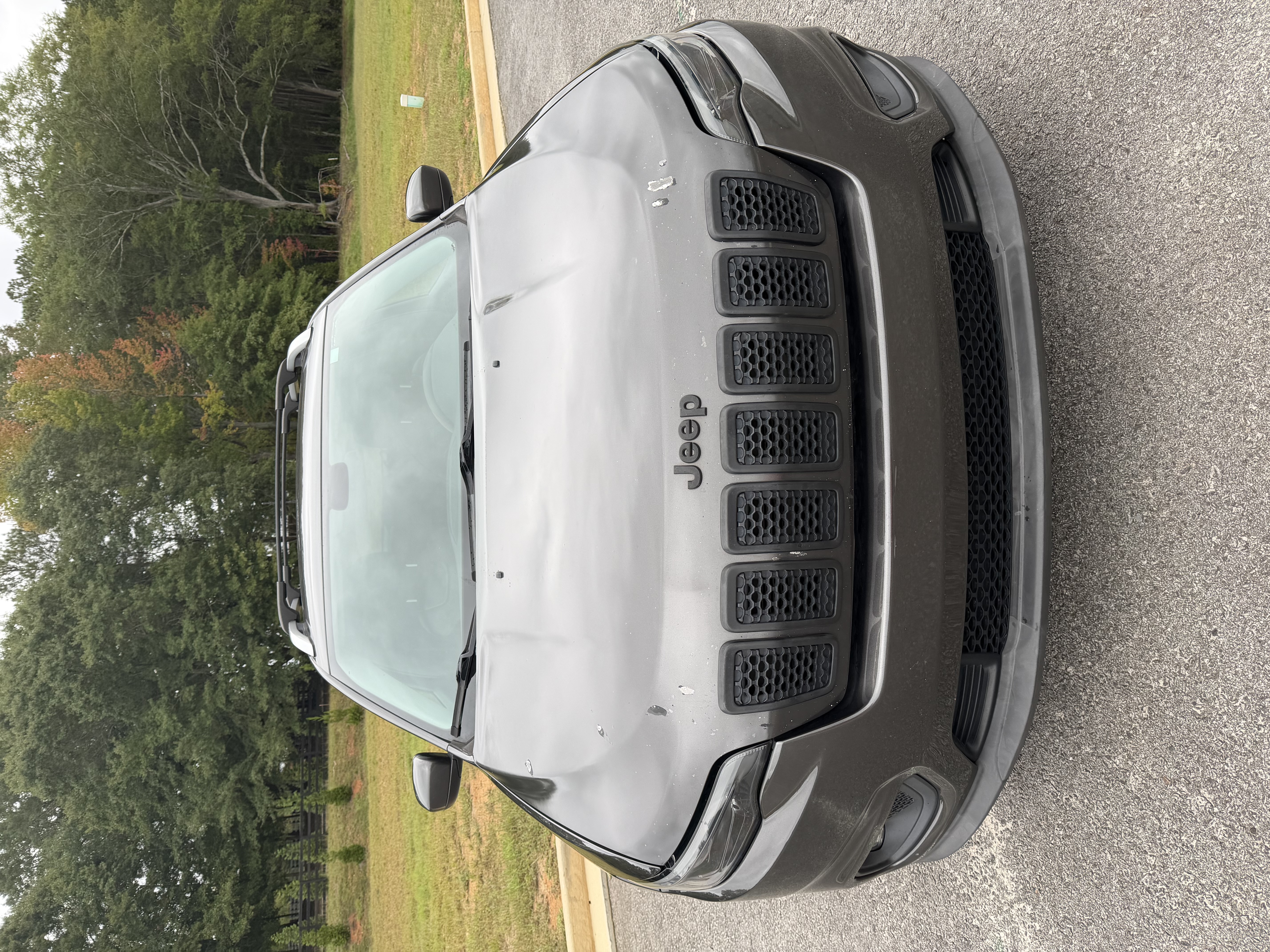 Used 2019 Jeep Cherokee Latitude Plus FWD image 4