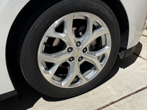 Used 2016 Chevrolet Volt Premier w/ Driver Confidence Package FWD image 6