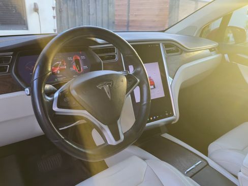 Used 2017 Tesla Model X 100D image 8