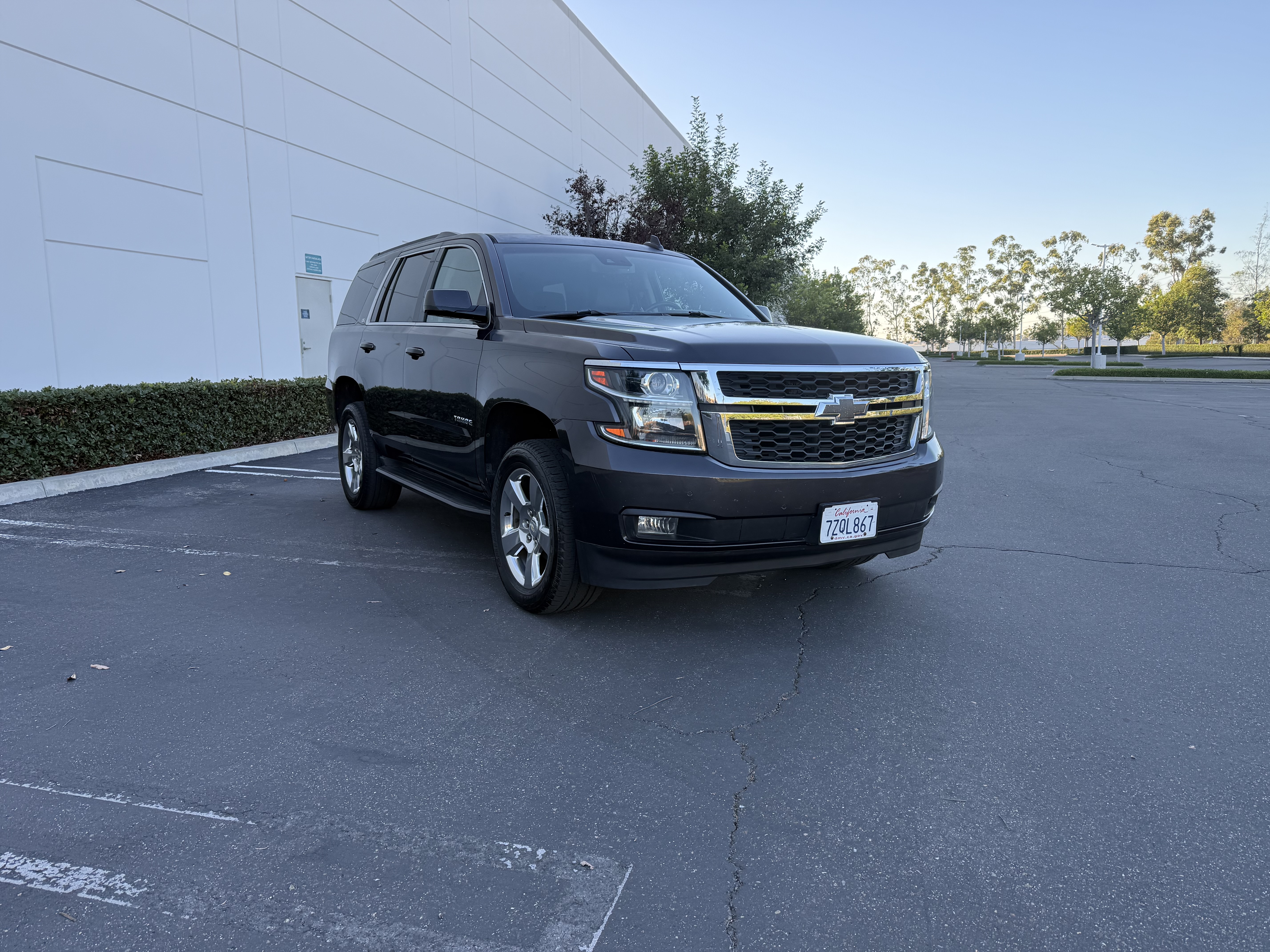 Used 2017 Chevrolet Tahoe LT w/ Luxury Package RWD image 2