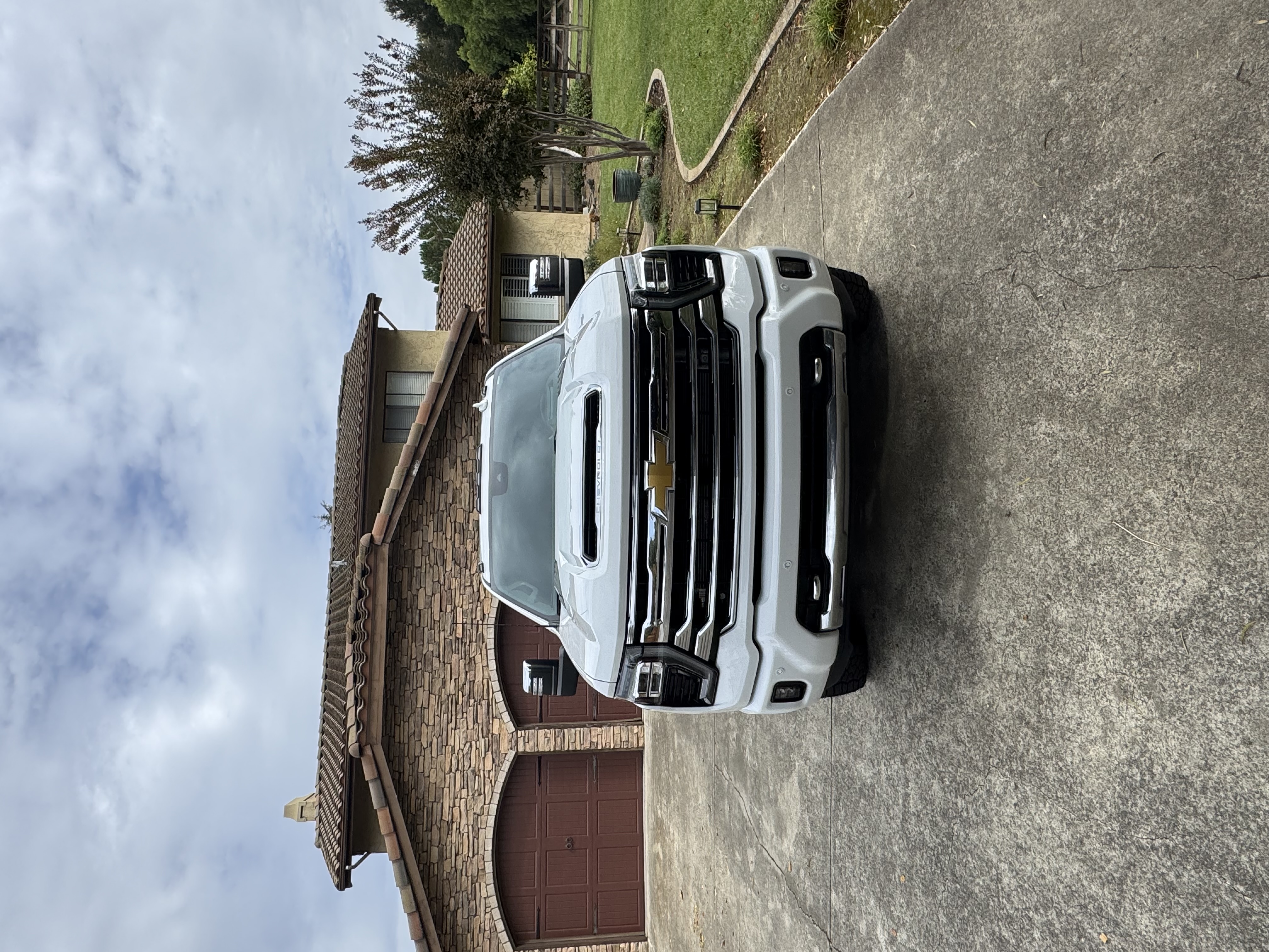 Used 2024 Chevrolet Silverado 3500 High Country w/ High Country Premium Package AWD/4WD image 8